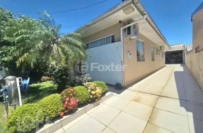 Casa com 3 quartos à venda na Rua Domingos Pedro Hermes, 1198, Jardim Cidade de Florianópolis, São José, 154 m2 por R$ 960.000