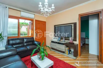 Casa com 9 quartos à venda na rua doutor mário totta, 2694, camaquã, porto alegre, 298 m2 por r$ 650.000