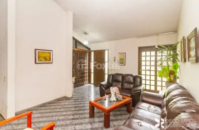 Casa com 4 quartos à venda na rua da gruta, 60, cascata, porto alegre, 241 m2 por r$ 540.000