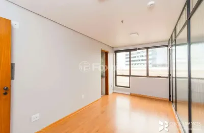 Sala comercial com 1 sala à venda na avenida cristóvão colombo, 881, floresta, porto alegre, 38 m2 por r$ 156.750
