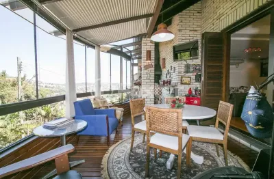 Casa em condomínio fechado com 4 quartos à venda na rua erechim, 100, teresópolis, porto alegre, 331 m2 por r$ 1.050.000