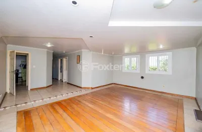 Casa comercial com 3 salas à venda na avenida da cavalhada, 3347, cavalhada, porto alegre, 380 m2 por r$ 795.000