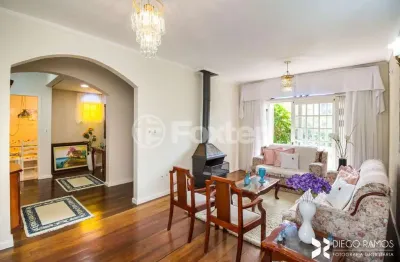 Casa com 4 quartos à venda na rua graciano azambuja, 341, partenon, porto alegre, 247 m2 por r$ 780.000