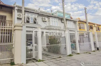 Casa com 3 quartos à venda na rua marina sirângelo castello, 49, jardim itu sabará, porto alegre, 249 m2 por r$ 750.000