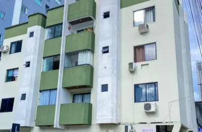 Apartamento de 02 dormitórios com ótima localização em bal. camboriú