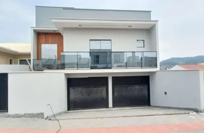 Casa a venda de 3 suítes com piscina e 02 vagas de garagem no loteamento vale verde -palhoça-sc