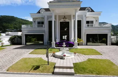 Residência de alto padrão, luxuosa e exclusiva, feita para surpreender no casa branca - itapema - sc