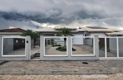 Casa mobiliada de 3 quartos sendo 1 suíte localizada no vila becker - santo amaro da imperatriz - sc