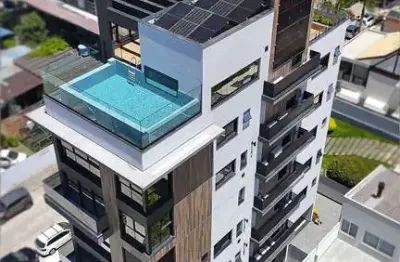 Apartamento alto padrão com 2 quartos sendo 1 suíte e rooftop vista mar em jurerê, florianópolis/sc