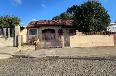 Casa Residencial com 5 quartos  à venda, 234.00 m2 por R$500000.00  - Uvaranas - Ponta Grossa/PR