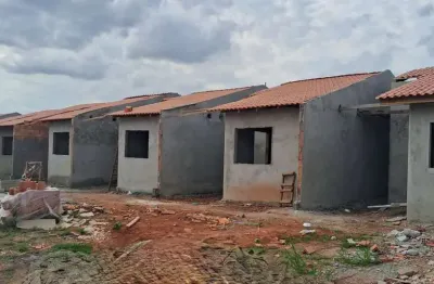 Casa residencial com 2 quartos  à venda, 49.00 m2 por r$185000.00  - uvaranas - ponta grossa/pr
