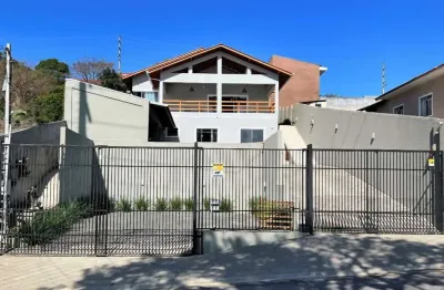 Casa Residencial com 3 quartos  à venda, 314.00 m2 por R$900000.00  - Uvaranas - Ponta Grossa/PR