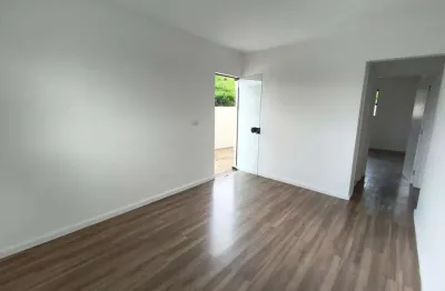 Casa com 2 quartos para alugar na Rua Estanislau Jaronski, 38, Colônia Dona LuÍza, Ponta Grossa