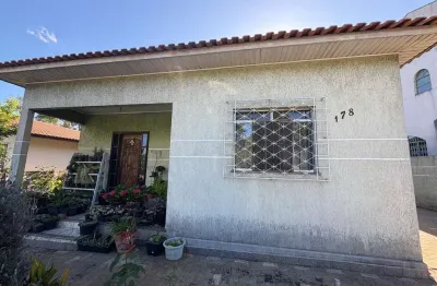 Casa com 3 quartos à venda na Praça Mário Carvalho Guimarães, 178, Boa Vista, Ponta Grossa