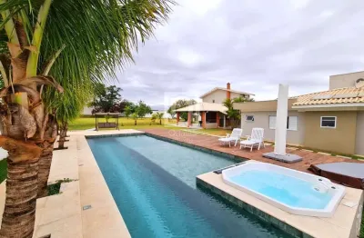 Casa de alto padrão à venda no condomínio santa maria