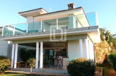 Casa sobrado no condomínio village da serra em araçoiaba