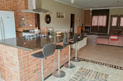 Chácara à venda no bairro são manoel 2, salto de pirapora | 4 quartos, 2 suítes e área gourmet.