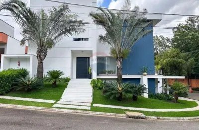 Casa de luxo em condomínio: 4 suítes, 6 banheiros, 6 vagas de garagem e 418,64m² em votorantim-sp.