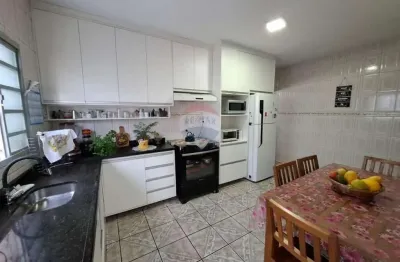 Imperdível oportunidade: Casa à venda em Sorocaba-SP, Jardim Tulipas. 3 quartos, 2 salas, 2 banheiros, 2 vagas, 145 m².