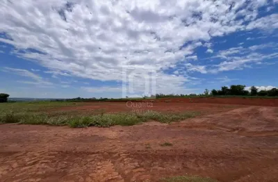 Terreno à venda no Centro de Araçoiaba da Serra-SP com 273m² de área!