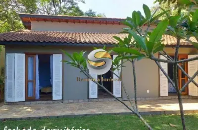 Casa térrea, 4 dorm. 2 suítes, master com hidro, ar condicionado e closet
