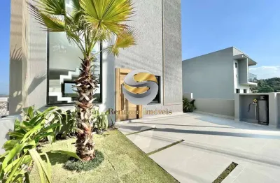 Casa moderna nova e moderna, 3 dormitórios, com fachada imponente