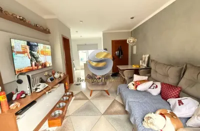 Casa 2 suítes, Semi Isolada, 2 vagas, toda decorada, móveis planejados.