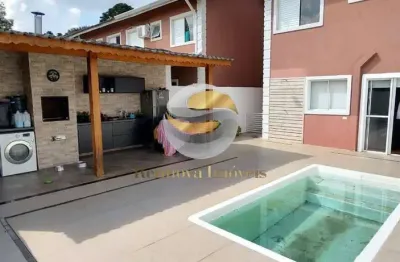 Casa impecável 3 dorm.1 suíte com closet e sacada, piscina, churrasqueira