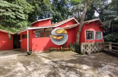 Casa estilo campestre em 1.000m²de terreno, cômodos amplos