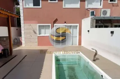 Casa Impecável 3 dorm.1 suíte com Closet e sacada, Piscina, Churrasqueira