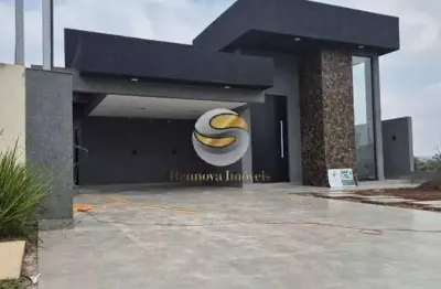 Casa TÉRREA, 3 suites, 1 master c/ closet, piscina privativa, lazer