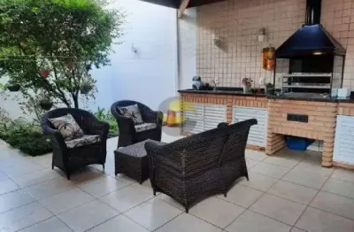 Excelente casa em condomínio fechado na granja viana.