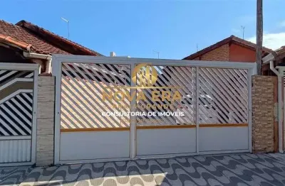 Casa geminada 1 quadra da praia! 2 dorm c/1 suite, churrasqueira 2 vagas garagem