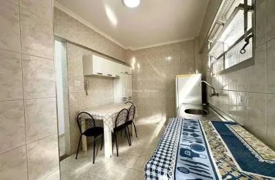 Localizado na guilhermina perto da praia apartamento de 2 dormt muito amplo