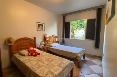 Guilhermina apto 1 dormitório sacada frente rua 1 vaga de garagem demarcada