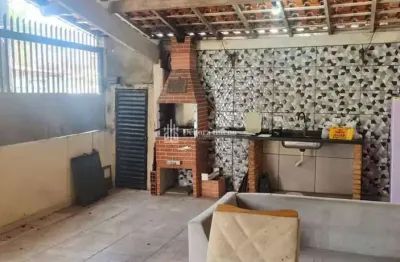 Casa  isolada, 2 dorms c/ 1 suíte, 2 vagas, 2 próximo a praia - pacote 2.700