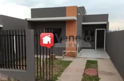 Casa com ótima localização, de frente para rua, atrás da leroy merlin atuba.