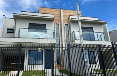 Sorado possui vaga de garagem próximo a mercados e comércios sobrados localizados no atuba curitiba