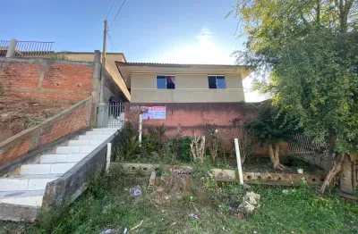 Se você procura uma casa acessível, bem localizada e com espaço funcional, essa é a oportunidade ideal! localizada no bairro são dimas, em colombo, a poucos minutos do centro e com fácil acesso pela e