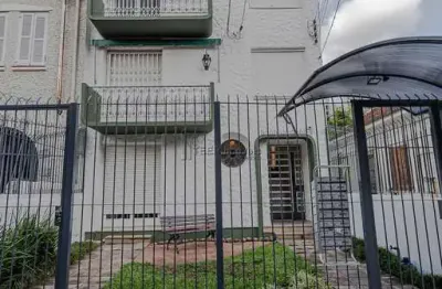 Apartamento à venda na Avenida Coronel Lucas de Oliveira, 2470, Petrópolis, Porto Alegre