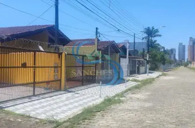 Casa com 2 quartos à venda na Avenida Presidente Kennedy, 15375, Vila Caiçara, Praia Grande