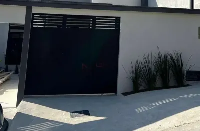 Casa linear totalmente independente não é geminada! somente 1 unidade! de r$380.000,00 por apenas r$360.000,00.