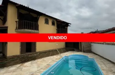 Belíssima casa duplex com piscina no bairro adriana em campo grande.