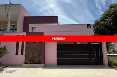 Belíssima casa linear com fino acabamento no condominío gran park em guaratiba!