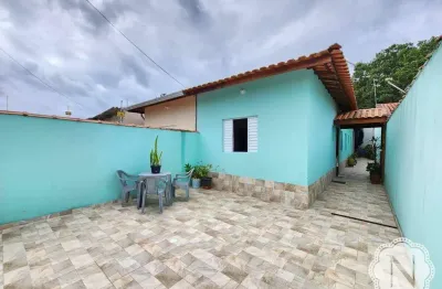 Casa com 2 quartos à venda na Rua Xerentes, Balneário Tupy, Itanhaém