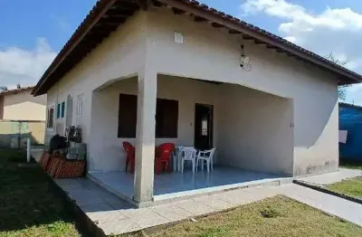 Vende casa lote inteiro com 3 quartos com 132 metros no bairro belas artes.