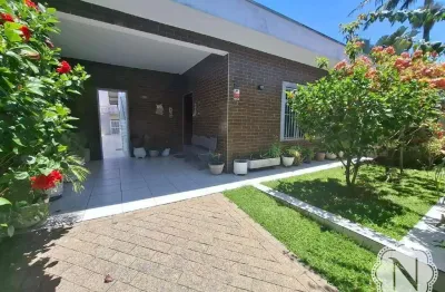 Casa com 3 quartos para alugar na Avenida Condessa De Vimieiros, Centro, Itanhaém