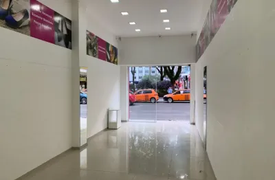 Alugo loja  65m2 ,na  frente pça  zacarias , centro,curitiba-pr