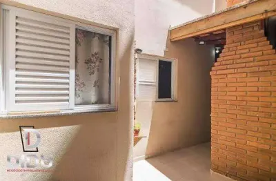 Venha conhecer este apartamento tipo sem condomínio, localizado no jardim progresso, com 2 dormitórios, 1 suíte, quintal com churrasqueira e 1 vaga.