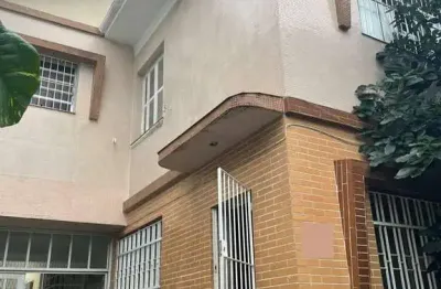 Oportunidade para você que busca um sobrado amplo na vila mariana com 4 dormitórios, 6 vagas de garagem.  a 800 metros do metrô ana rosa.